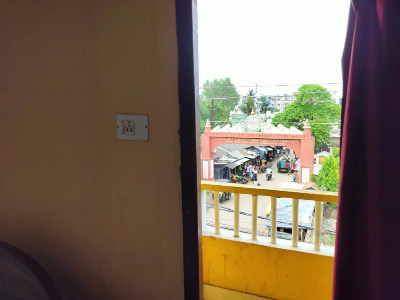 Tripureswari Guest house *