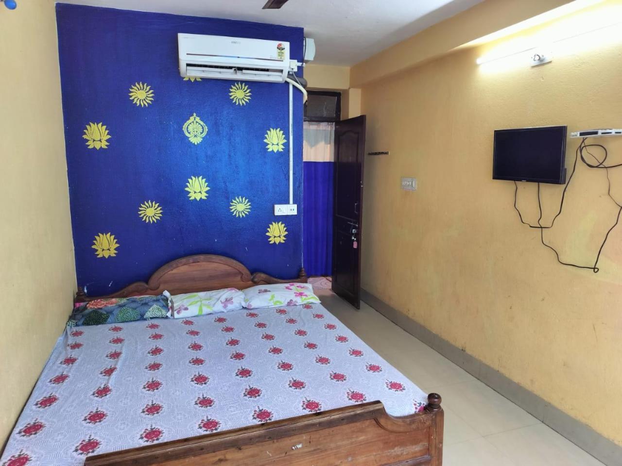 Guest house Tripureswari Puri