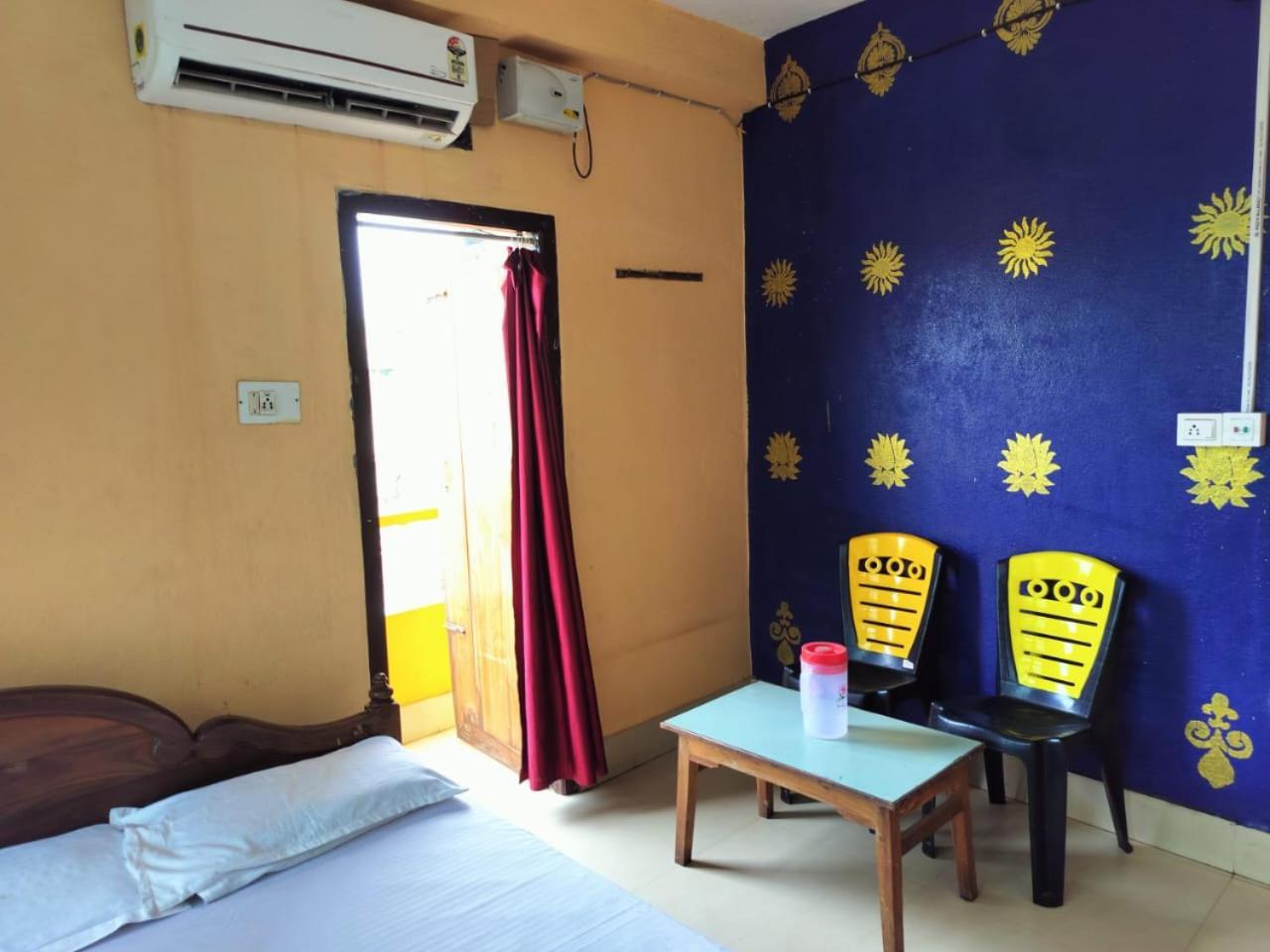 Tripureswari Guest house *